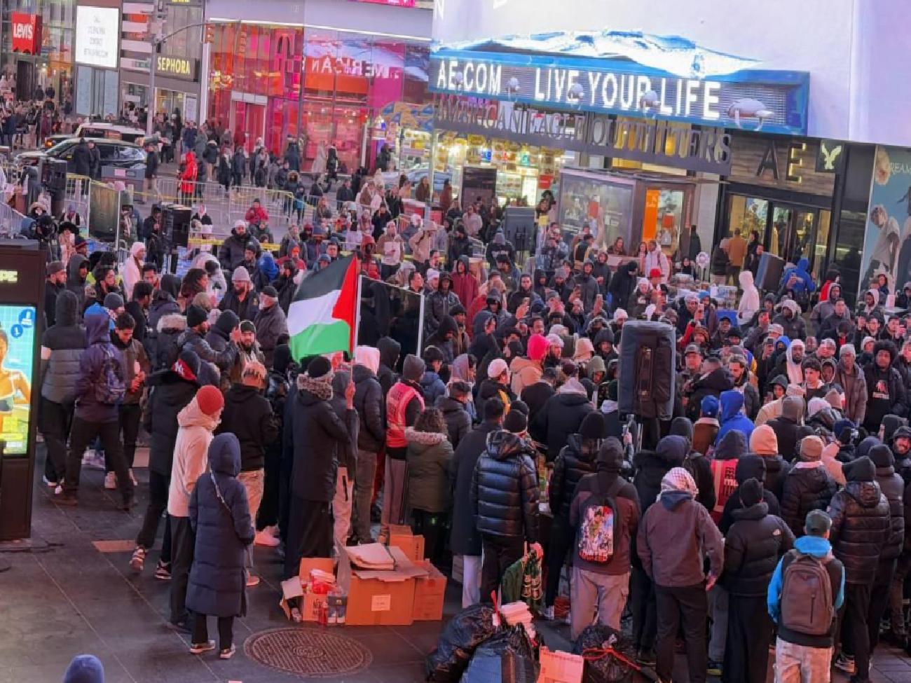 New York'ta Teravih Namazı İçin Bir Araya Gelen Müslümanlar