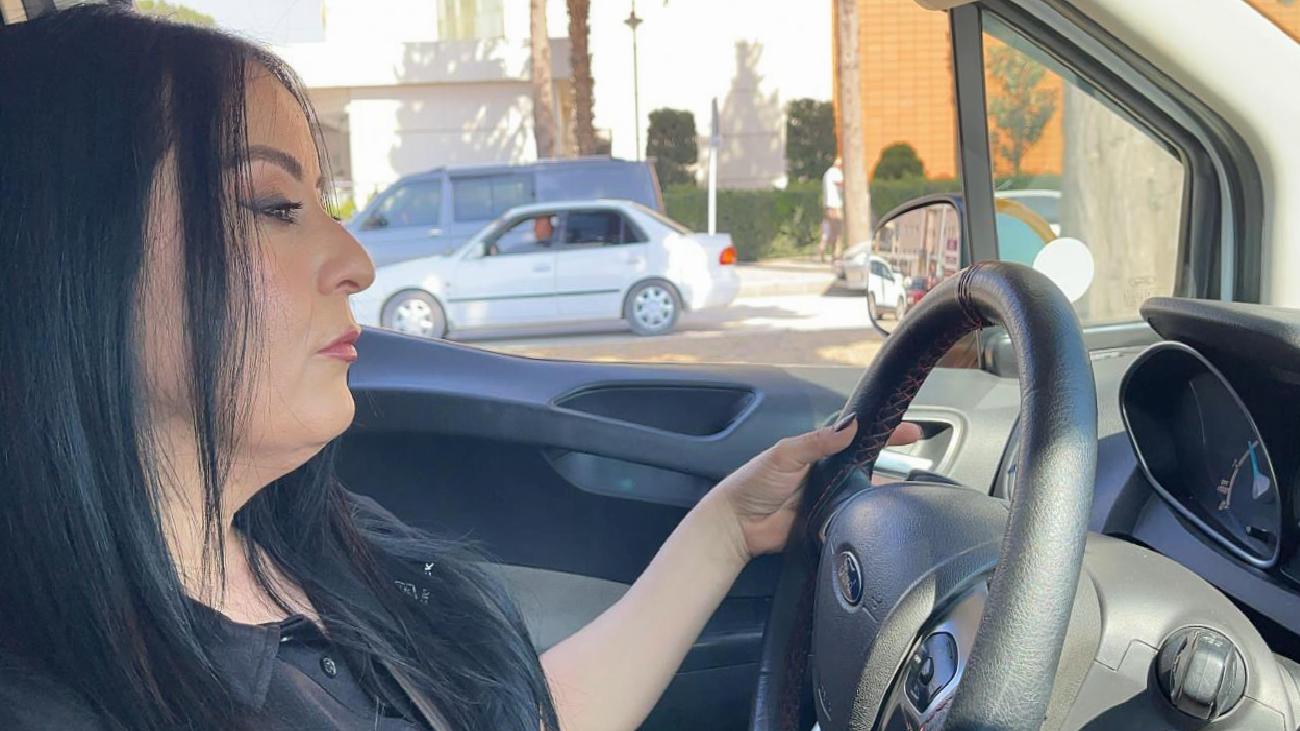 Ökkeş Aslan Eşine Destek Oluyor