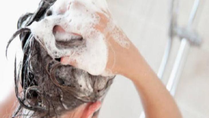 Saç Bakımında Şampuanlama Sıklığı: Doğru Seçim Nasıl Yapılır?