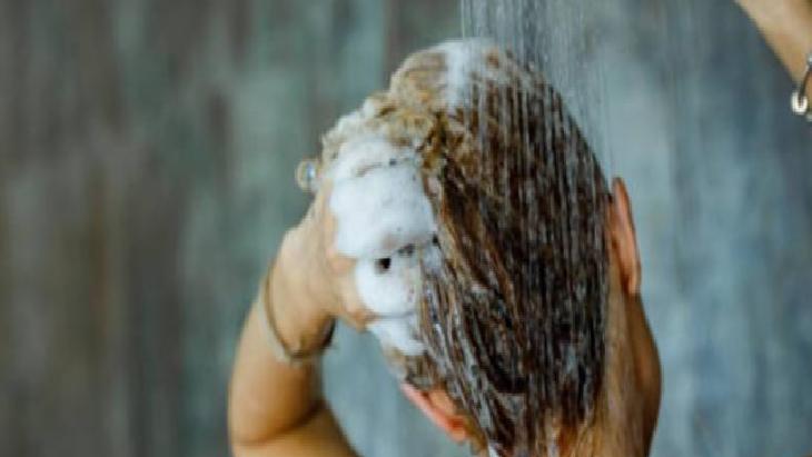Saç Bakımında Şampuanlama Sıklığı: Doğru Seçim Nasıl Yapılır?
