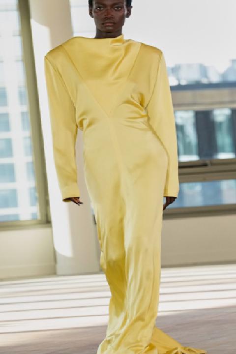 Stella McCartney 2025 Kış Defilesi: StellaCorp
