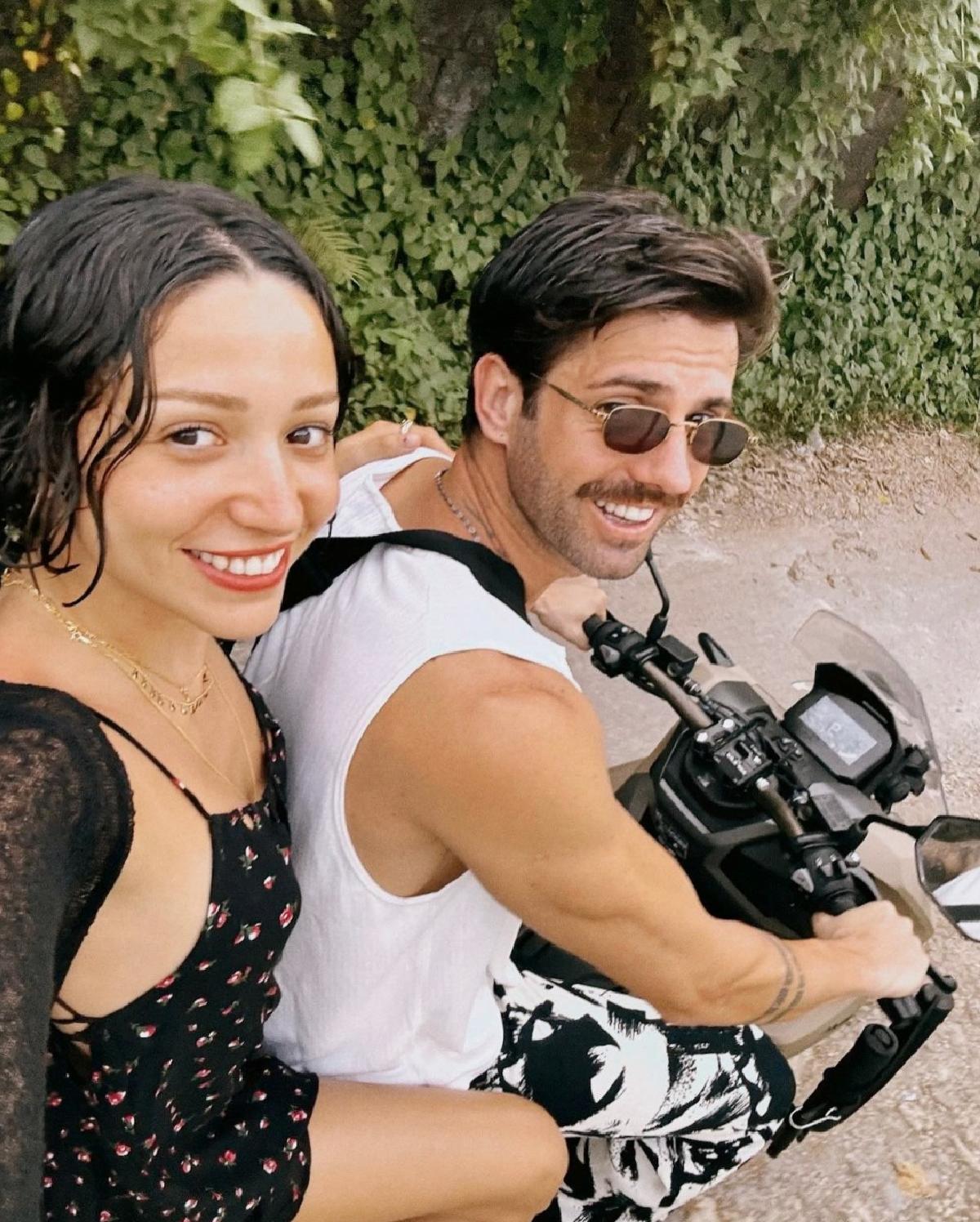 Zeynep Bastık ve Serkay Tütüncü'nün Aşkı Bali'de Büyüyor