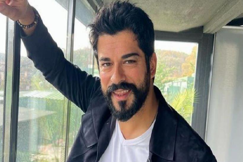 Burak Özçivit Rusya'da Hayranlarıyla Buluştu ve İlginç Açıklamalar Yaptı