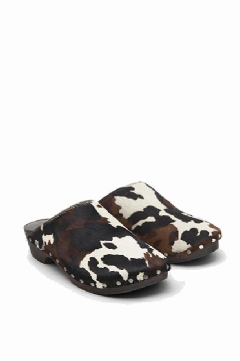 Bale Sneakers: Zarafet ve Sporun Buluşması