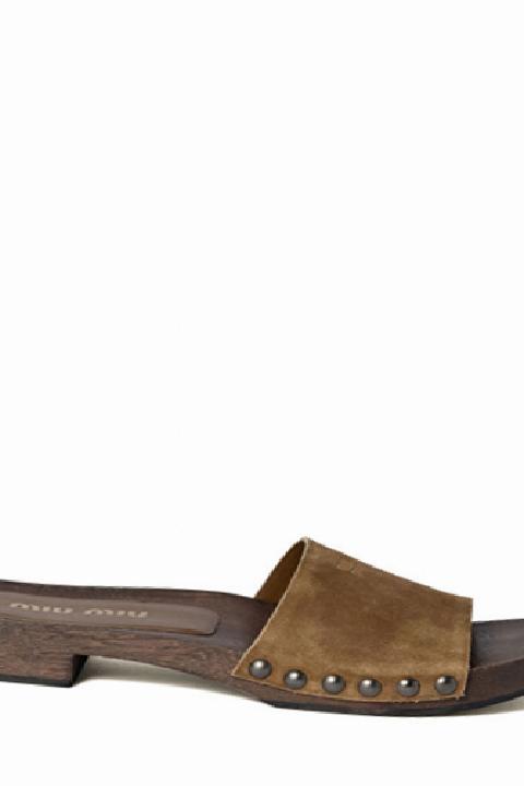 Transparan Ayakkabılar: Eğlencenin ve Şıklığın Yeni Yüzü