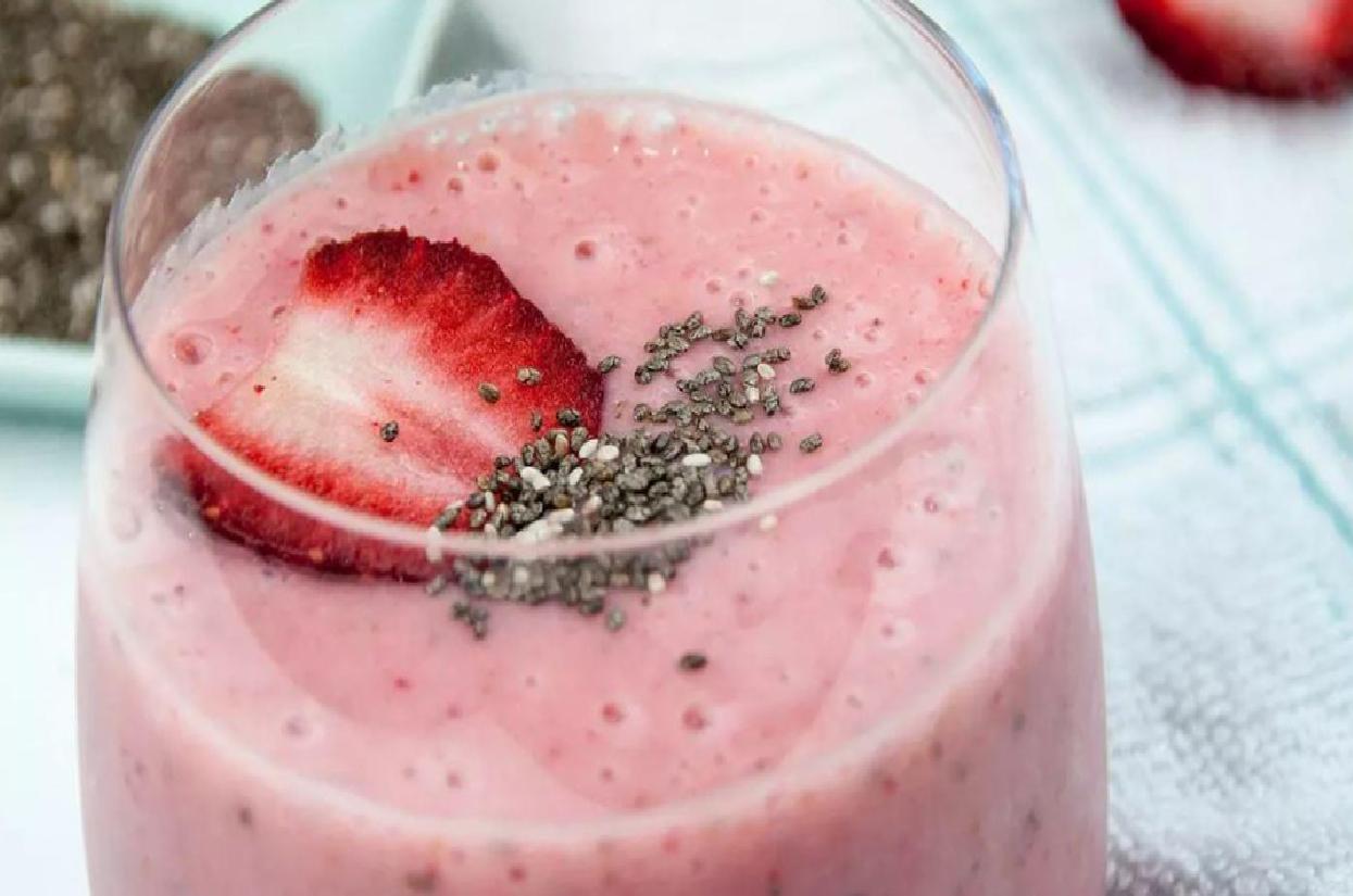 Çilek ve Chia Tohumlarıyla Sağlıklı ve Lezzetli Detoks Smoothie Tarifleri