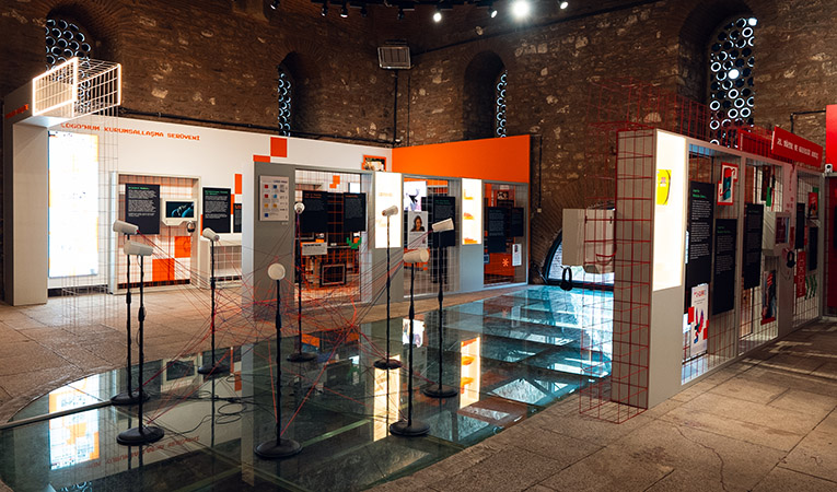 Bilişim Tarihine Işık Tutan Sürgü: Logo Yazılım Sergisi