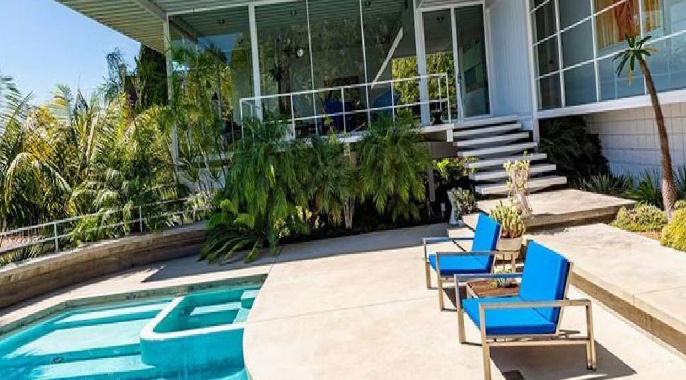 Ünlü Oyuncu Brad Pitt'in Los Angeles'taki Evi Hırsızların Hedefi Oldu