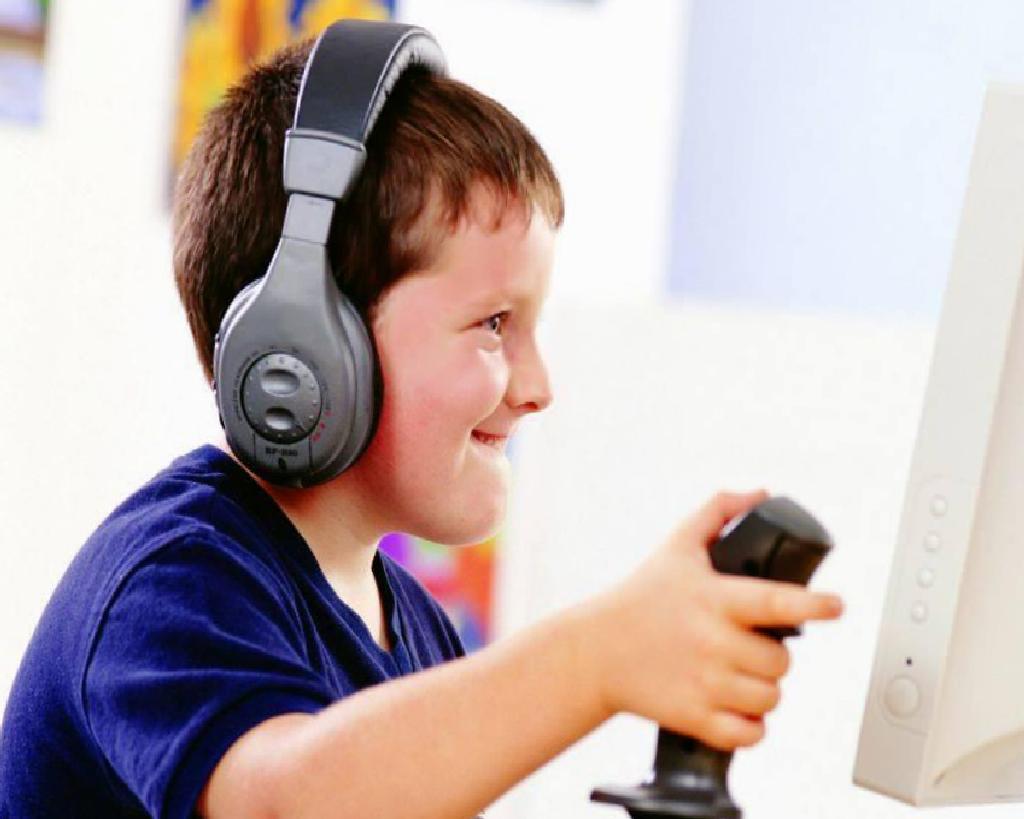 Yaz Tatilinde Ekran Kullanımına Dikkat: Ailelere Tavsiyeler