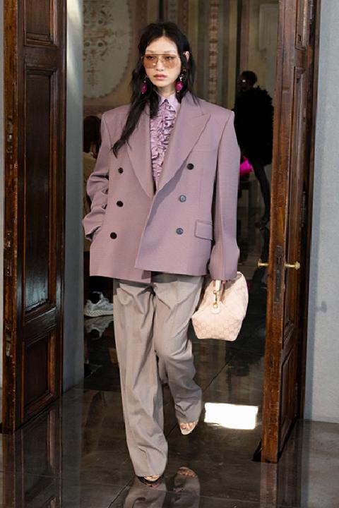 Louis Vuitton Cruise 2026: Orta Çağ'dan Günümüze Güçlü Bir Zarafet