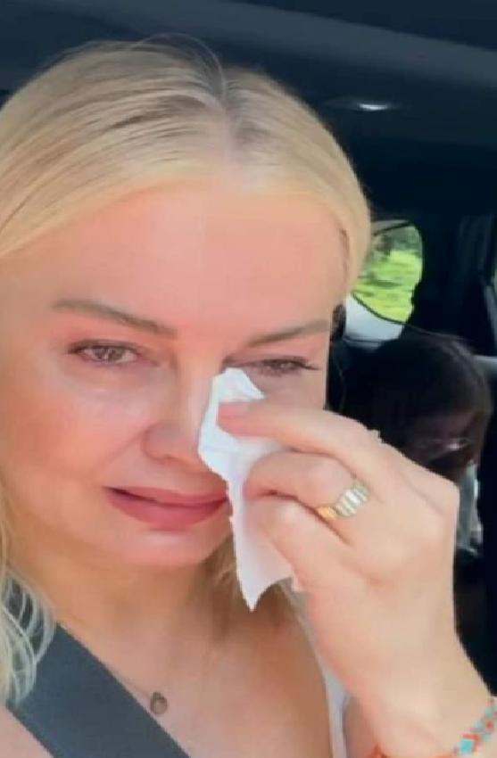 Gözyaşlarına Hakim Olamadı: Direksiyon Başında Duygusal Anlar