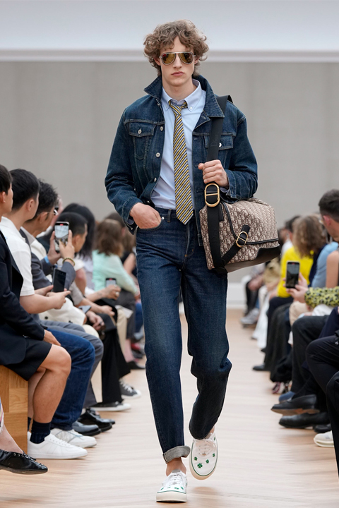 Dior Erkek Koleksiyonunda Zamansız Bir Yolculuk: Jonathan Anderson’ın İlk Tasarımı