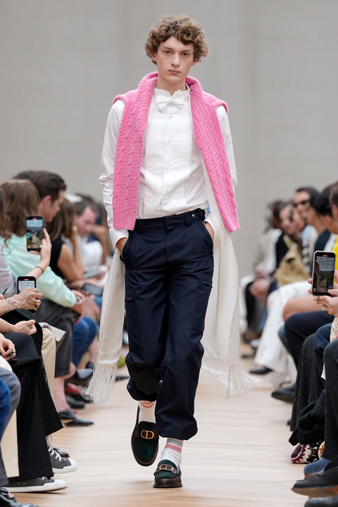 Dior Erkek Koleksiyonunda Zamansız Bir Yolculuk: Jonathan Anderson’ın İlk Tasarımı