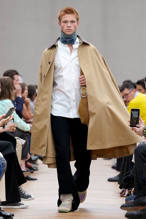 Dior Erkek Koleksiyonunda Zamansız Bir Yolculuk: Jonathan Anderson’ın İlk Tasarımı