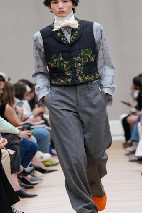 Dior Erkek Koleksiyonunda Zamansız Bir Yolculuk: Jonathan Anderson’ın İlk Tasarımı