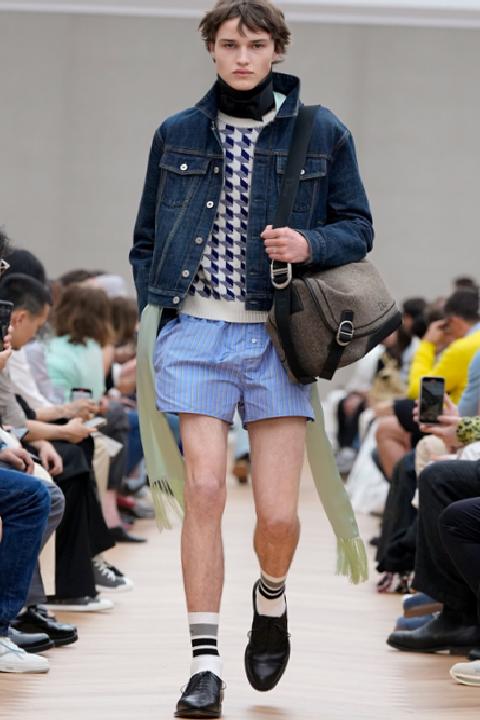 Dior Erkek Koleksiyonunda Zamansız Bir Yolculuk: Jonathan Anderson’ın İlk Tasarımı