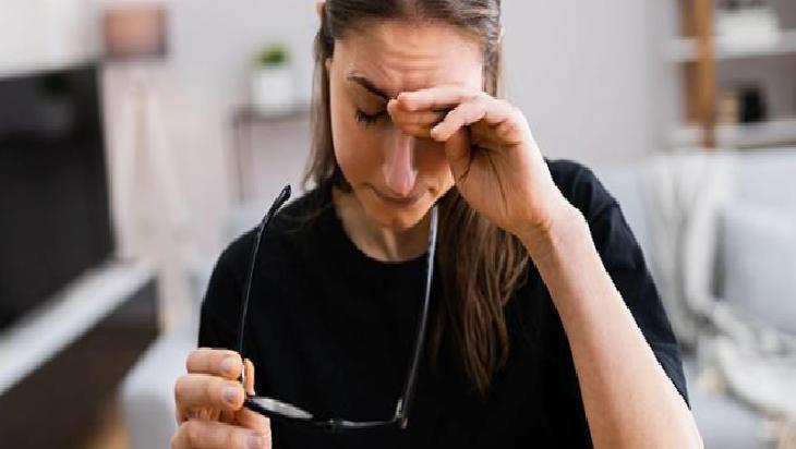 Göz Kalemlerinin Uçlarını Düzenli Olarak Açmak