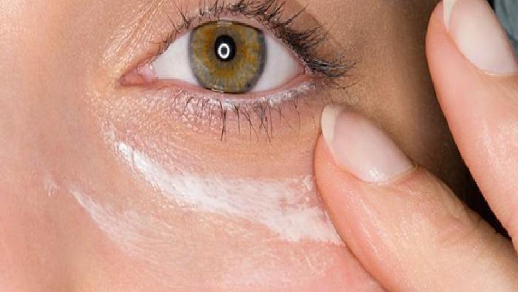 Hindistan Cevizi Yağının Göz Altı Bakımındaki Yeri