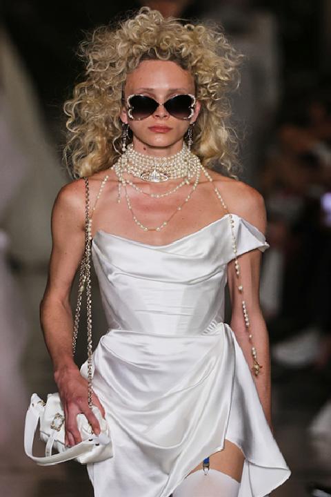 İnci ve Feminenliğin Yeni Yüzü