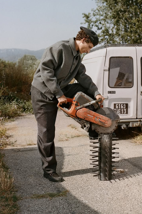 Jacquemus'un Versailles'taki Yeni Koleksiyonuyla Nostalji ve Aidiyet Temaları