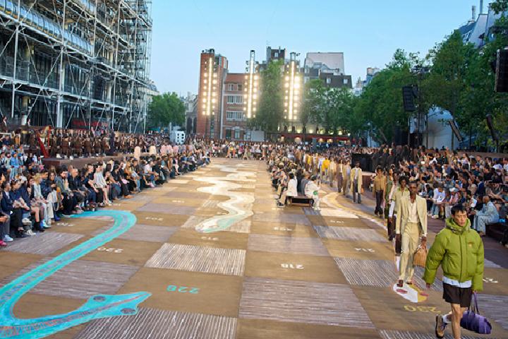 Kültürel Referanslar ve Yaratıcı Detaylar