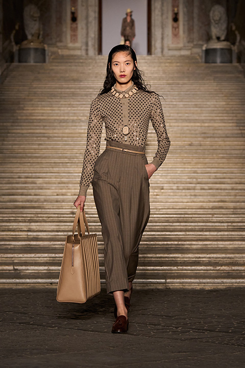 Max Mara’nın Napoli’deki Barok Atmosferinde 2026 Resort Koleksiyonu Tanıtımı