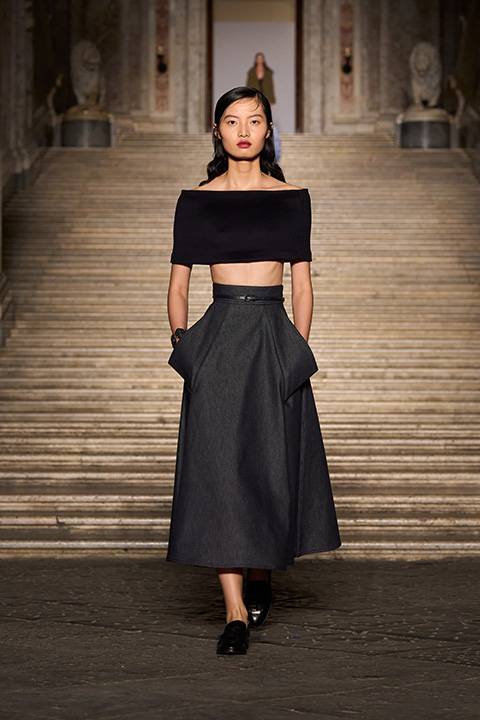 Max Mara’nın Napoli’deki Barok Atmosferinde 2026 Resort Koleksiyonu Tanıtımı