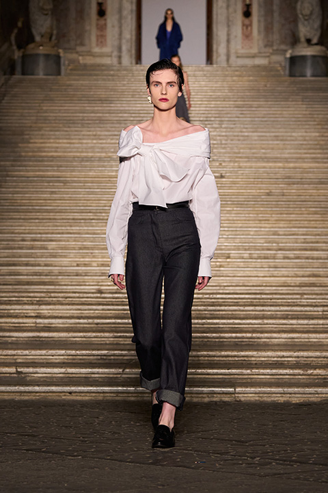 Max Mara’nın Napoli’deki Barok Atmosferinde 2026 Resort Koleksiyonu Tanıtımı