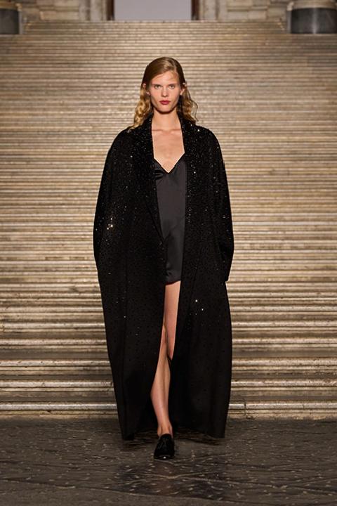 Max Mara’nın Napoli’deki Barok Atmosferinde 2026 Resort Koleksiyonu Tanıtımı