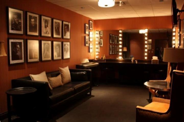 Ünlü Sanatçıların Sıradışı Kulis İstekleri