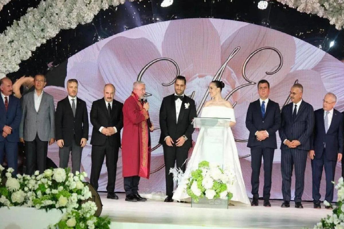 Düğünün En Çok Konuşulan Anları: Nikah Şahitleri ve Ünlü Katılımcılar