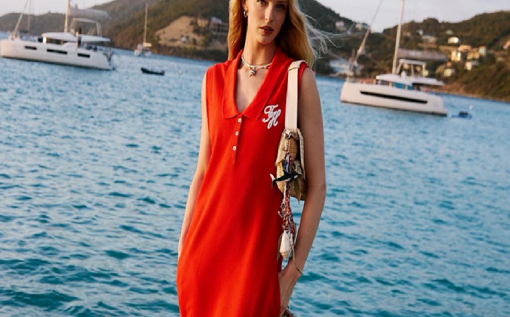 Tommy Hilfiger: Amerikan Kolej Stilini Global Moda İkonuna Dönüştüren Marka