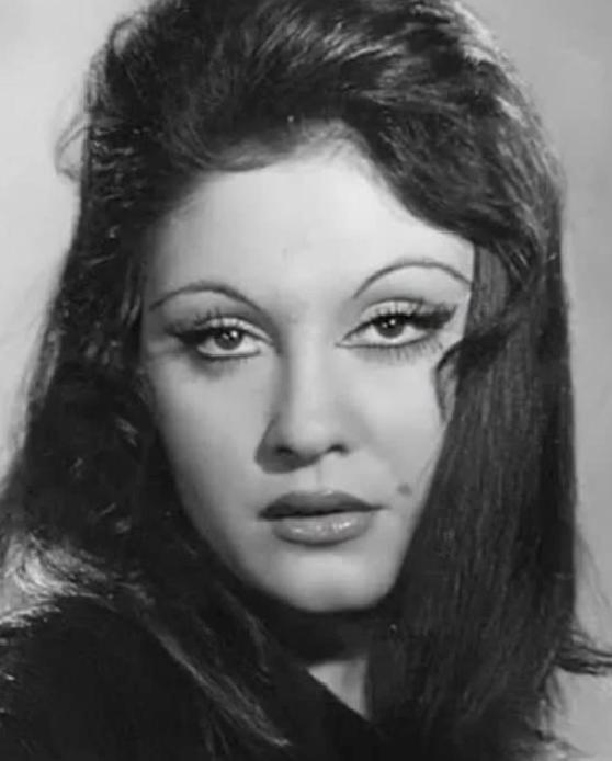 Ünlü Oyuncu Aynur Akarsu'nun Vefatı ve Kariyeri