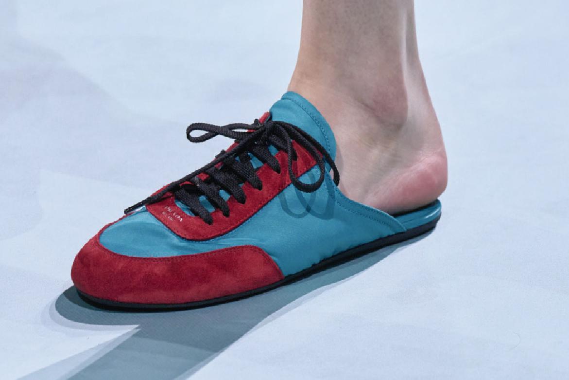 Füzyon ve Feminenlik: Sneakerina Trendleri