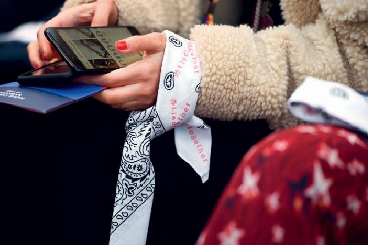 Bandana: Moda ve Kendini İfade Etmenin Zamansız Sembolü