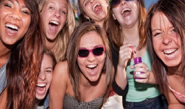 İnsanları doğal bir şekilde etkileyen ve dikkatleri üzerine çeken burçlar