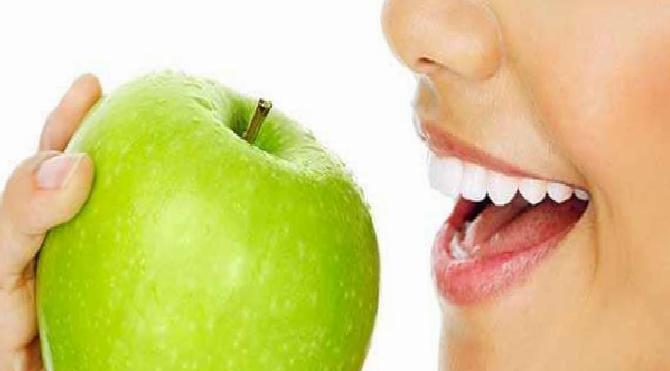 Her Gün Bir Elma Yemek Sizi Doktordan Uzak Tutabilir mi?