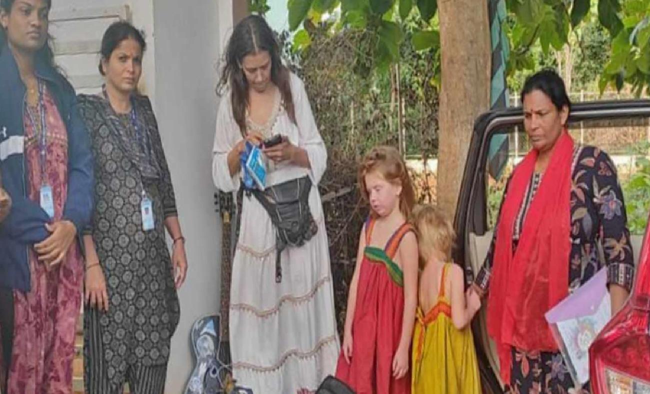 Hindistan'da Bir Mağarada Gizemli Yaşam