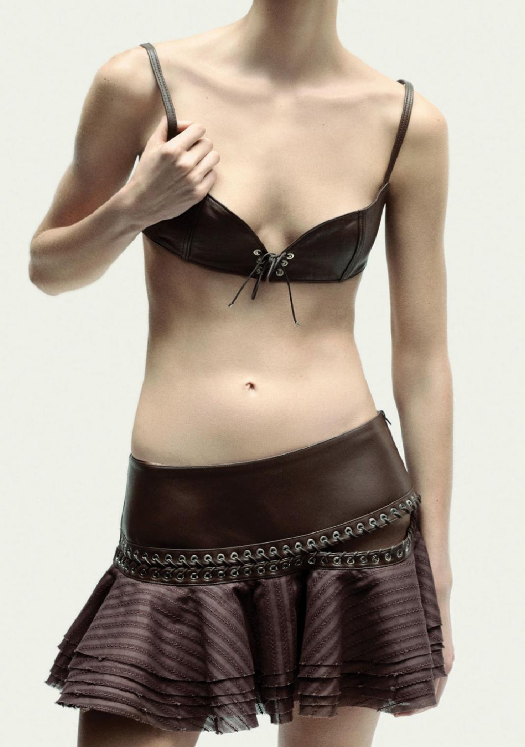 Mini Etek ve Elbise Trendleri: Azın Gücüyle Maksimum Etki