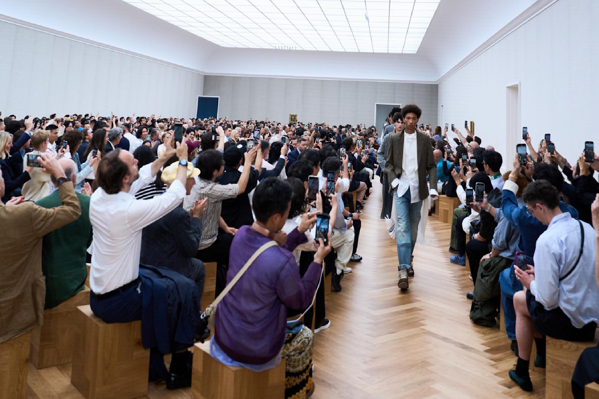 Sanat ve Tarih İçerisinde Moda Sunumları