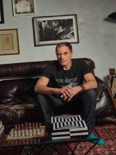 Sıcak ve Davetkar Bir Salon Tasarımı