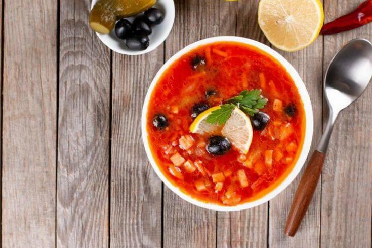 Solyanka Çorbası: Doğu Avrupa'nın Vazgeçilmez Lezzeti ve Sağlık Riskleri