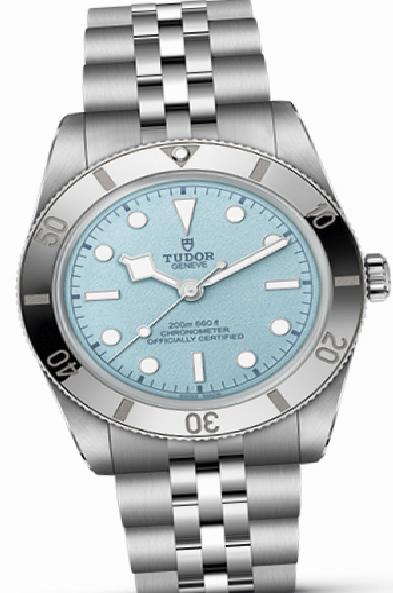 TUDOR’un Black Bay Koleksiyonuna Yeni Renk ve Tasarım Dokunuşları