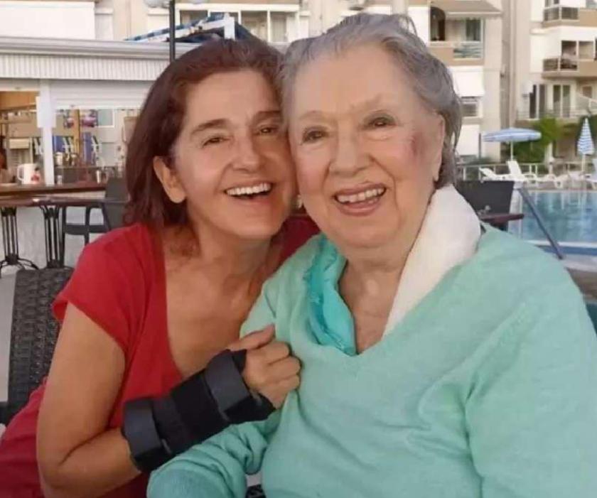 Acı Haberi Kızı Melike Demirağ Duyurdu