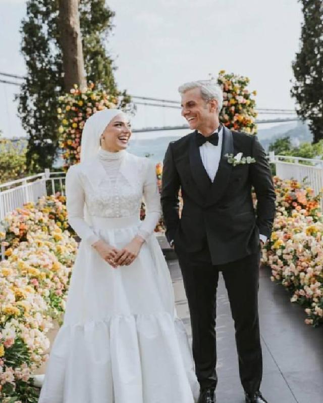 İkinci Duygusal Kutlama: Eşinin Doğum Gününü Unutmadı