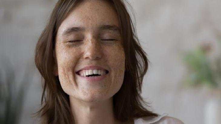 Yaz Aylarında Cilt Bakımı ve Dikkat Edilmesi Gerekenler