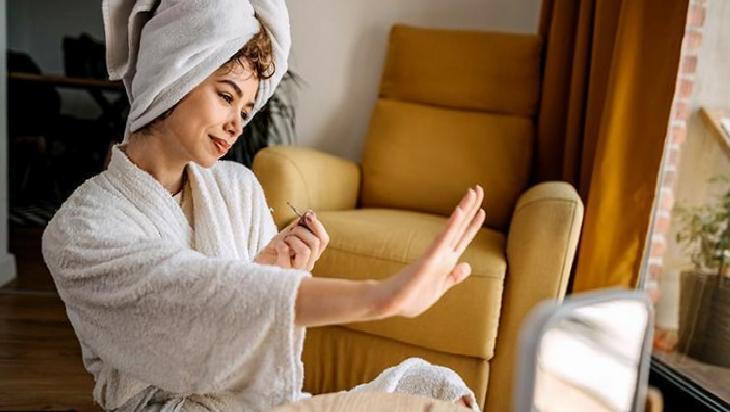 Yaz Aylarında Tırnak Sağlığını Koruma Yöntemleri ve Uyarılar