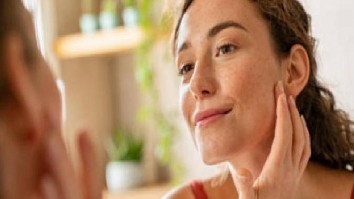 3 yaş birden gençleştiriyormuş! 1 ay uygulayan yaşadı: Önce ‘E’ sonra ‘O’ yapın