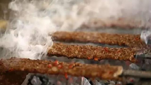 Antep’e gitmeye gerek yok! Gaziantep usulü altı ezmeli kebap tarifi