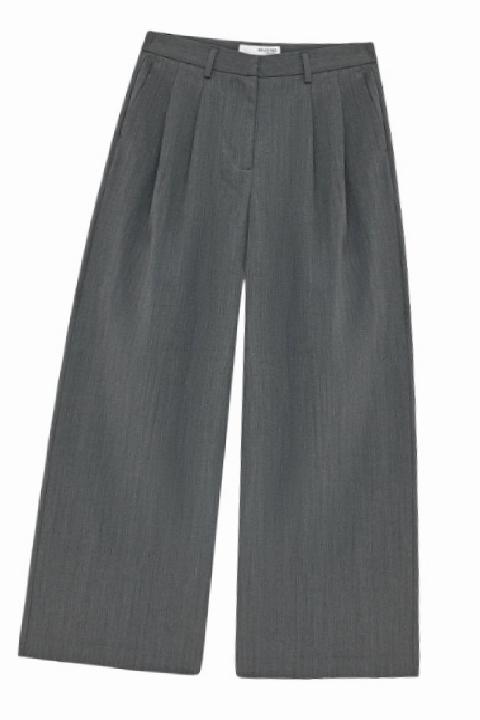 Anti-Trend Pantolonlarla Şıklık: Margot Robbie